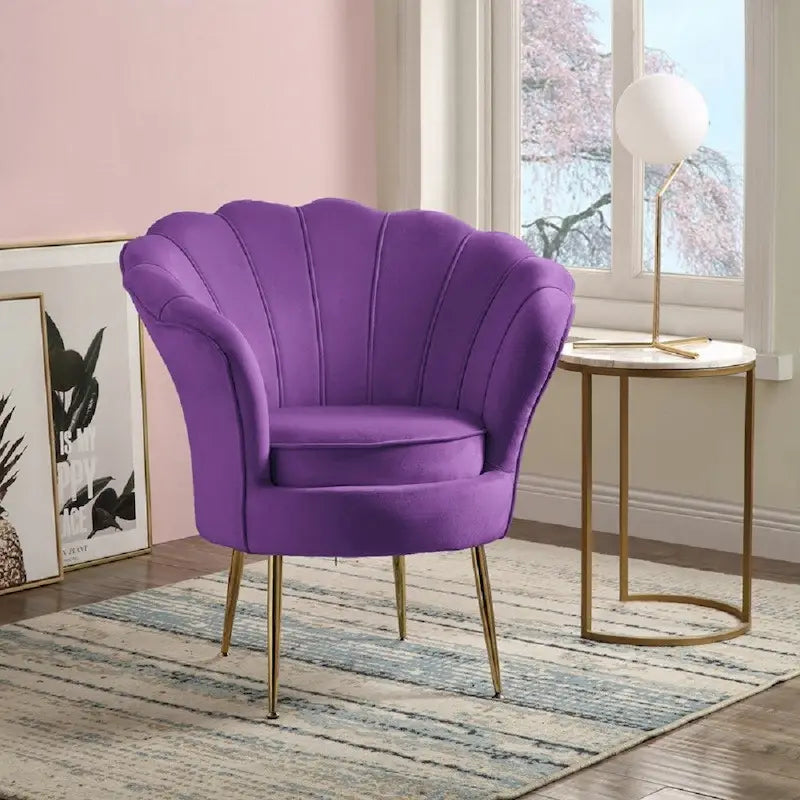 Fauteuil crapaud en velours avec dossier festonné et pieds en métal